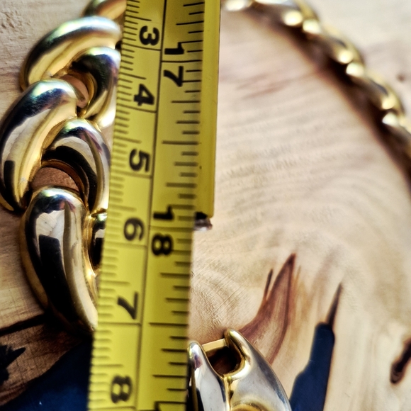 Elegant Gold Chain Necklace - Picture 5 of 6